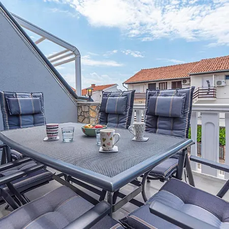 2 Bedroom Awesome In Apartman *