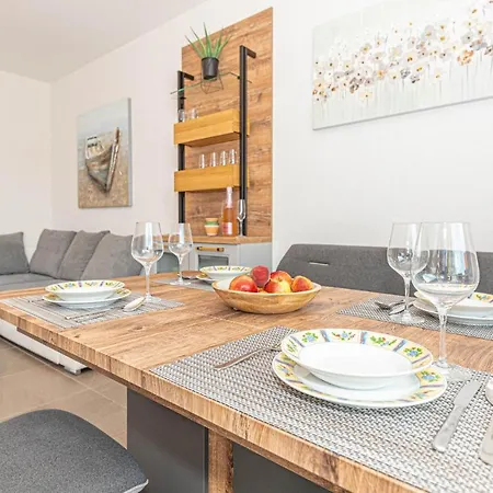 Amazing In With Kitchen Apartment