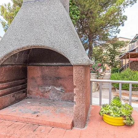 2 Bedroom Awesome In Apartament *