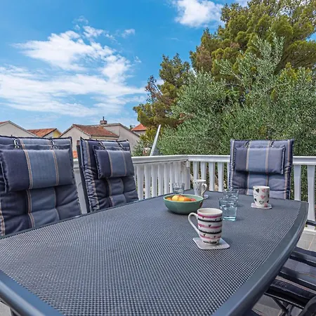 2 Bedroom Awesome In Pirovac
