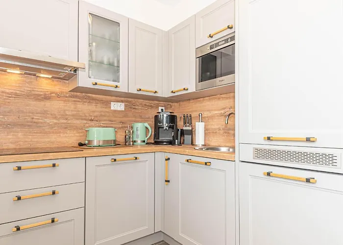 2 Bedroom Awesome In