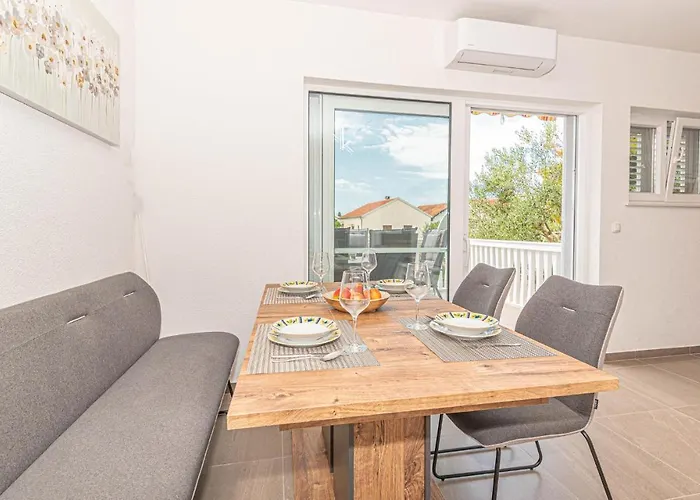 2 Bedroom Awesome In شقة