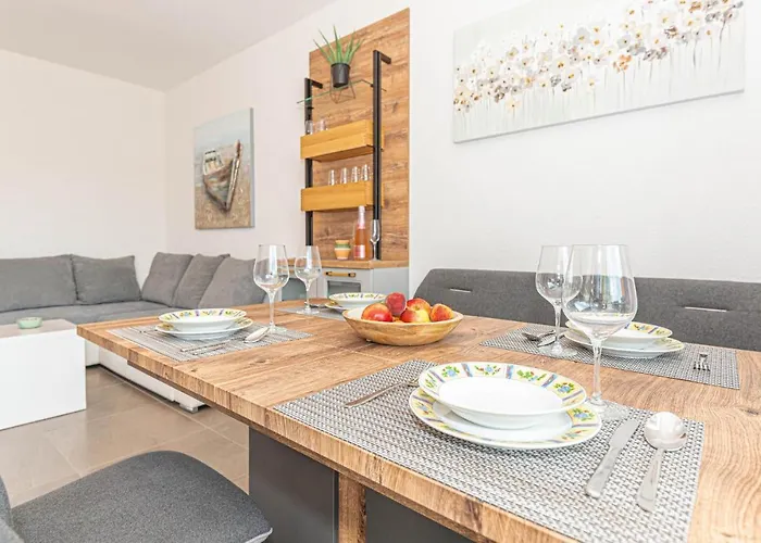 2 Bedroom Awesome In شقة